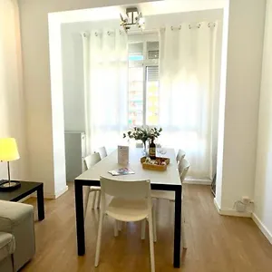 https://suites4days-sagrada-familia-apartment.topbarcelonahotels.com