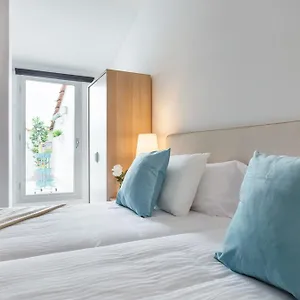 https://apartamentos-cornellalux.topbarcelonahotels.com